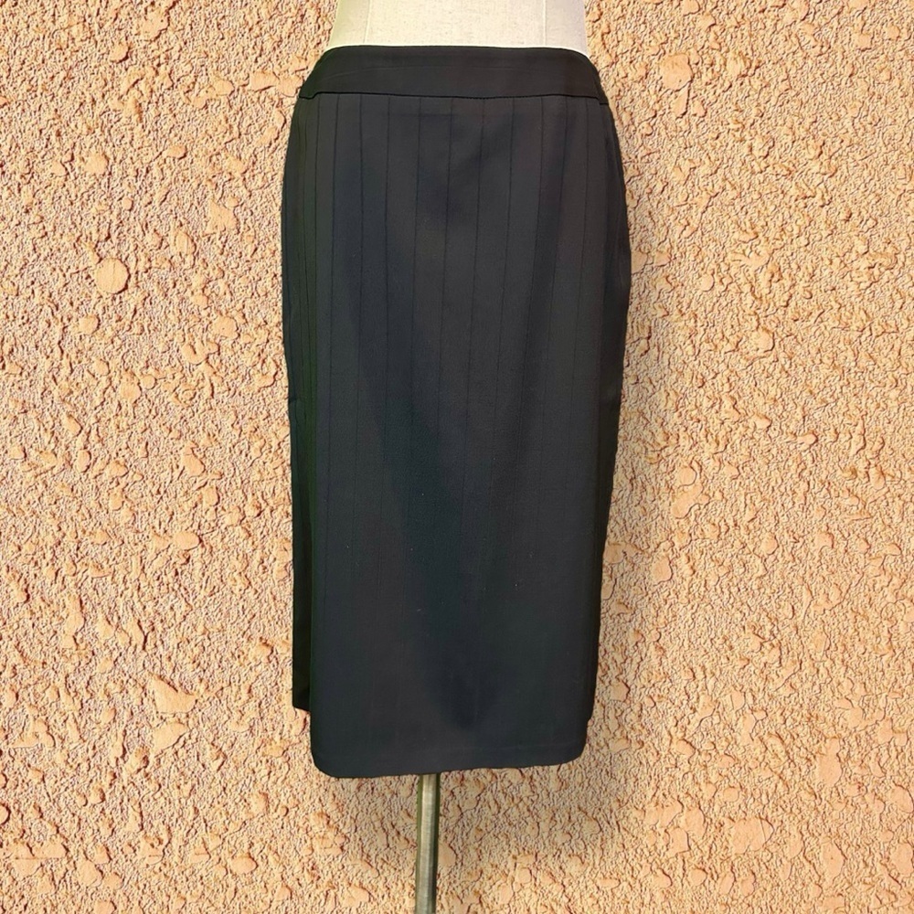 Max Mara Black Faint Burnout Stripe Fluted Back Pencil Skirt Size 2 - Picture 2 of 14
